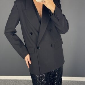 Klasikinis juodas švarkas