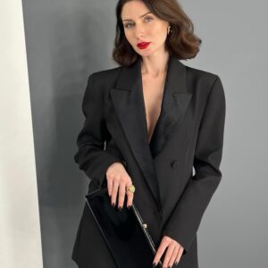 Švarkas su barchato atvartais