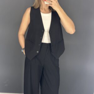 Juodos plačios kelnės