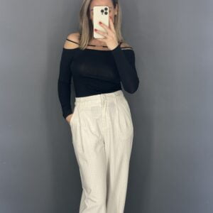 Baltos plačios kelnès