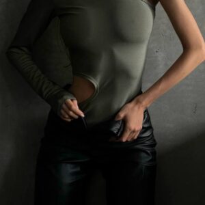 Žalias bodis be vienos rankovės