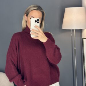 Burgundy alpaka golfukas