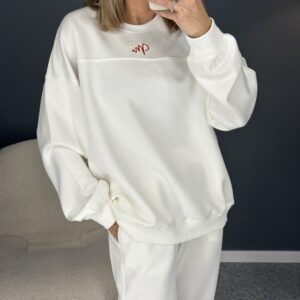 Baltas laisvalaikio kostiumas "Me"