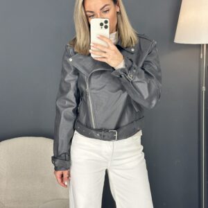 Pilka eko odos striukė