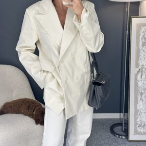 Šviesus over švarkas