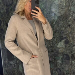 Vicolo rusvas paltas